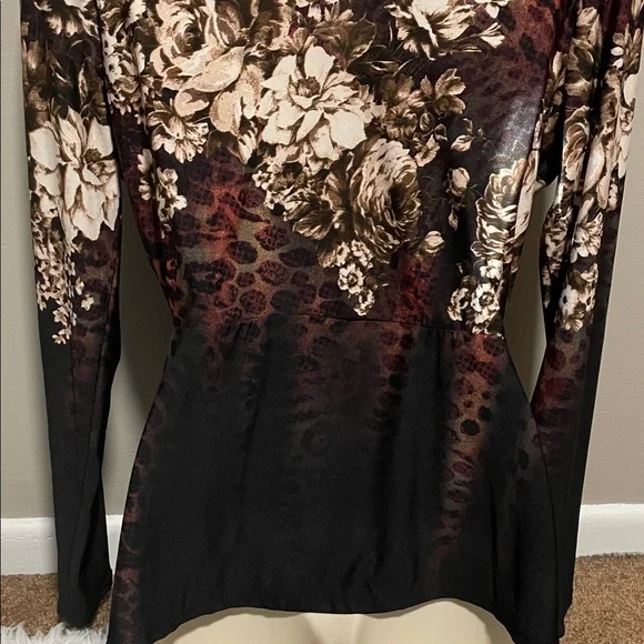 Floral and Animal Print V-Neck Top - Picture 5 of 6